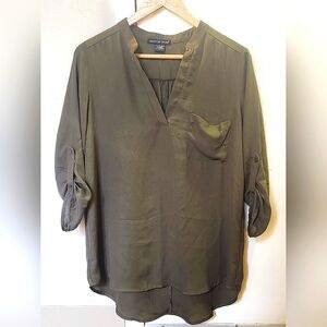 💜 Olive Green Flowy Tunic V-Neck Top size Small